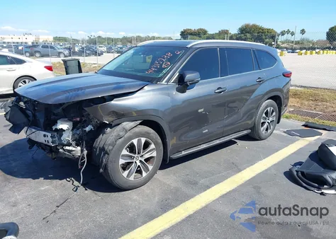 2022 Toyota Highlander Xle из США, поврежденный, VIN 5TDGZRBH4NS166439